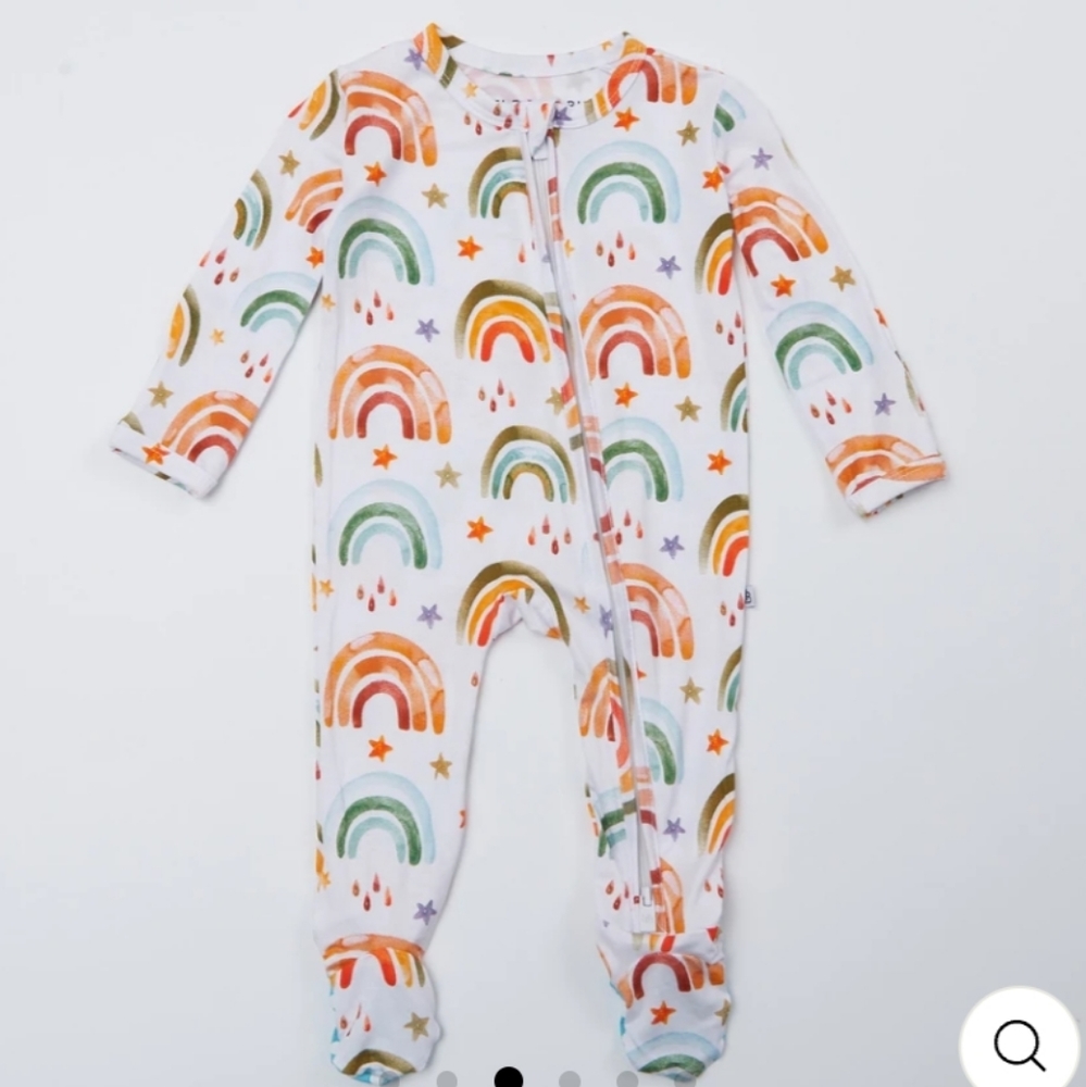 Little Bum Bums Zip Footie in Lucky Charm